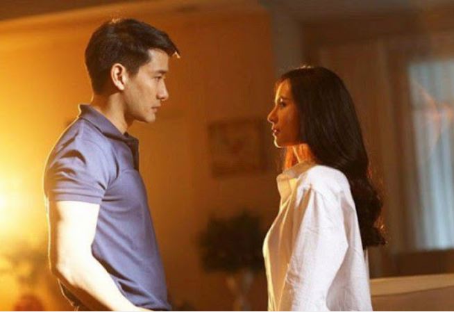 Chồng mừng khi thấy vợ cũ vẫn giữ hình cưới 3 năm trước, đến khi nghe câu trả lời của cô ấy thì nghẹn lời chết lặng