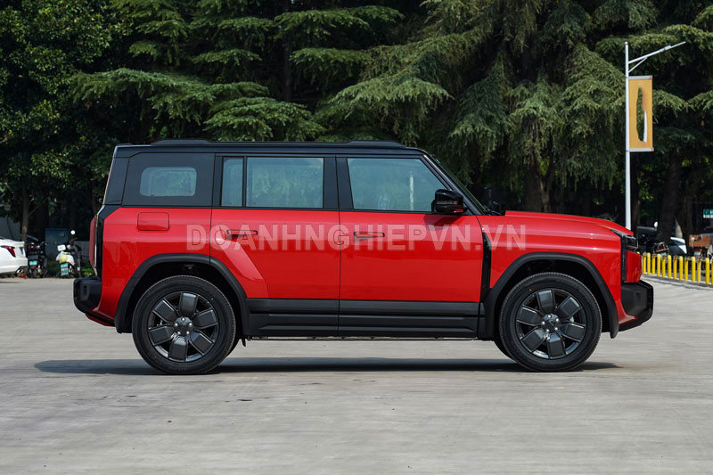 SUV địa hình siêu hầm hố, công suất 279 mã lực, giá rẻ bất ngờ