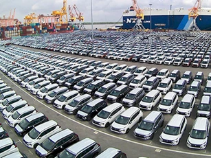 Ô tô nhập khẩu sụt giảm trước “sức ép” của xe lắp ráp trong nước