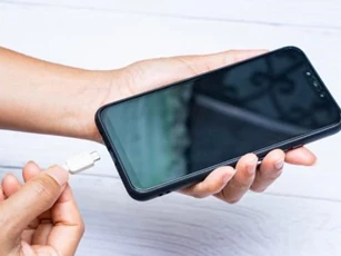 Lượng pin tốt nhất để sạc điện thoại di động là bao nhiêu? Làm sai chẳng trách điện thoại nhanh hỏng pin