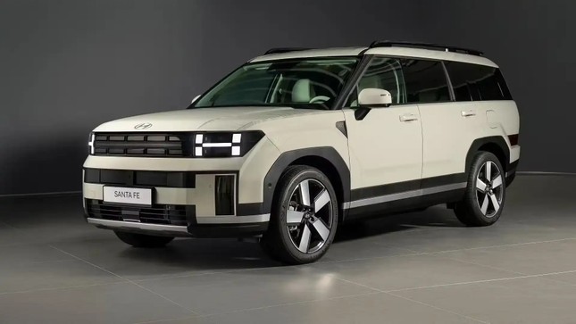 Hé lộ thông tin về Hyundai Santa Fe bản thuần điện