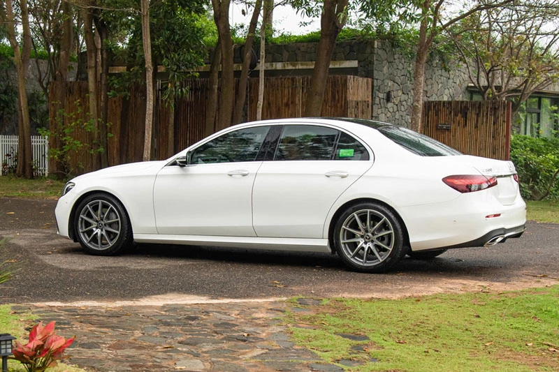 Mercedes-Benz E 300 AMG.