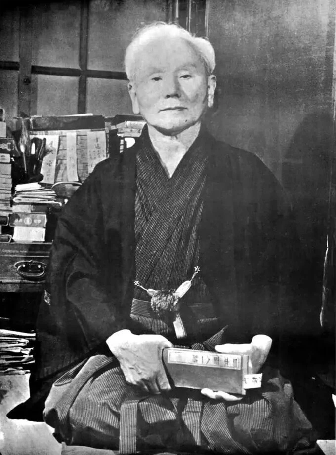 Gichin Funakoshi. Ảnh: Mixed Martial Arts