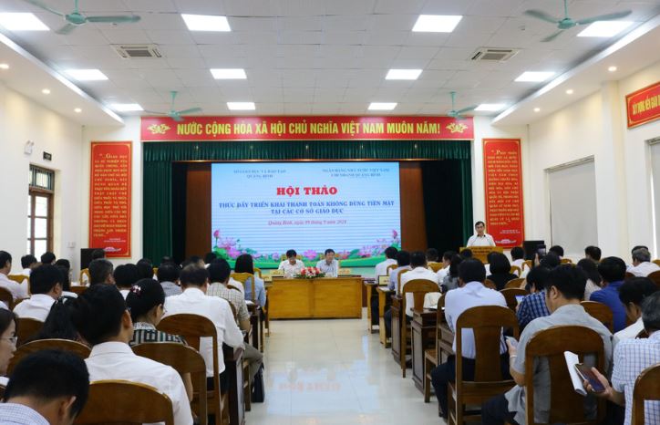 Quảng Bình thúc đẩy thanh toán không dùng tiền mặt trong trường học