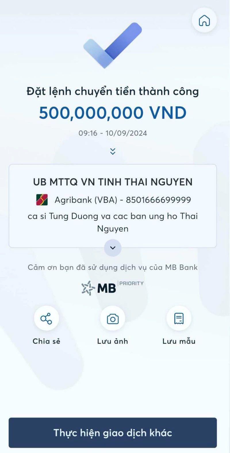 Tùng Dương cùng bạn bè ủng hộ người dân