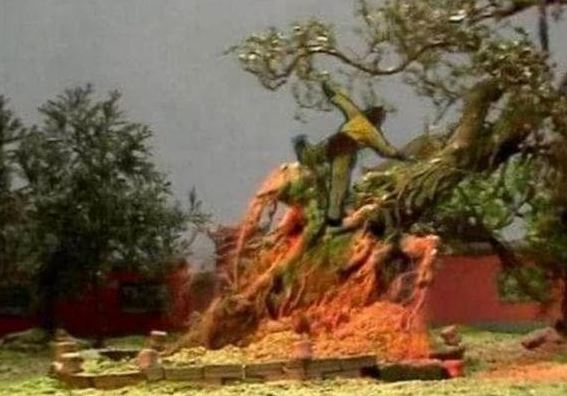 B&#x1ECB; c&#x1EA5;m nh&#x1EAD;n l&#xE0; &#x111;&#x1EC7; t&#x1EED;, nh&#x1B0;ng khi T&#xF4;n Ng&#x1ED9; Kh&#xF4;ng qu&#x1EAD;t &#x111;&#x1ED5; c&#xE2;y nh&#xE2;n s&#xE2;m, t&#x1EA1;i sao h&#x1EAF;n v&#x1EAB;n t&#xEC;m B&#x1ED3; &#x110;&#x1EC1; T&#x1ED5; S&#x1B0; nh&#x1EDD; gi&#xFA;p? L&#xFD; do th&#x1EAD;t ra r&#x1EA5;t &#x111;&#x1A1;n gi&#x1EA3;n