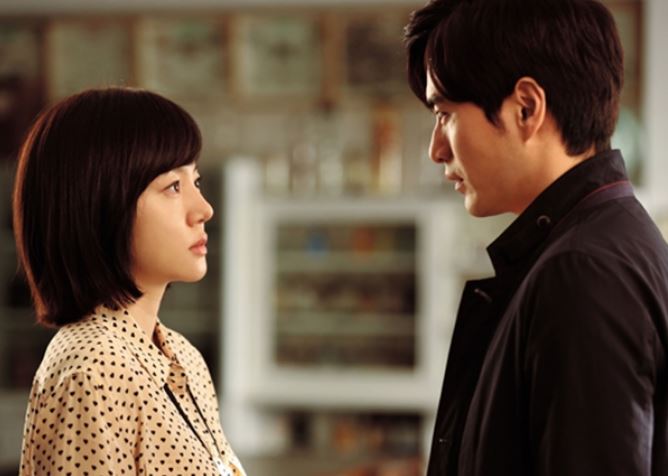 Vui sướng đến thăm vợ mới sinh ở bệnh viện, vừa bế con trên tay thì tôi đã choáng váng trước lời đề nghị chấn động của cô ấy