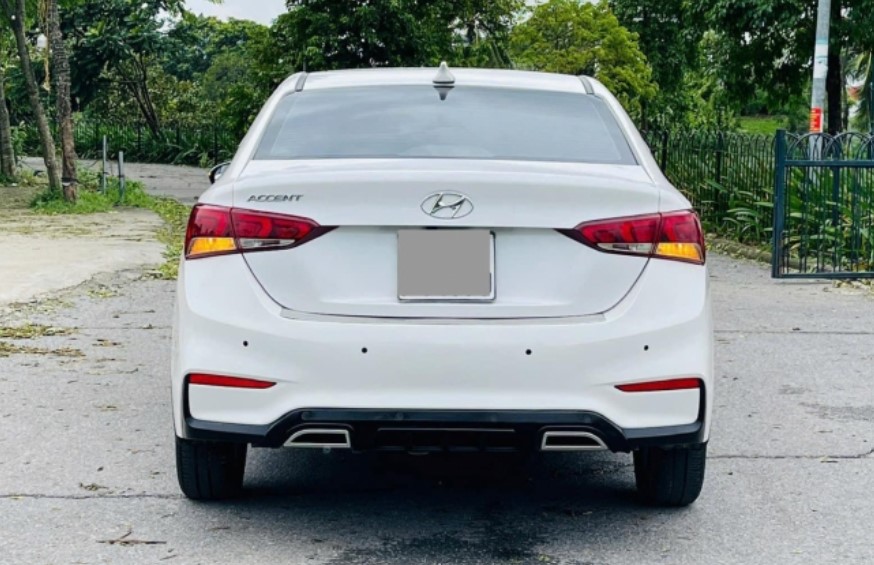 Hyundai Accent số tự động rao bán chưa đầy 400 triệu đồng sau 5 năm lăn bánh