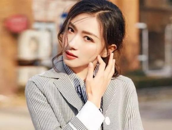 Nữ diễn viên sạch sẽ nhất từng bị cấm vì từ chối yêu cầu vô lý của đạo diễn, giờ nổi tiếng nhờ thực lực