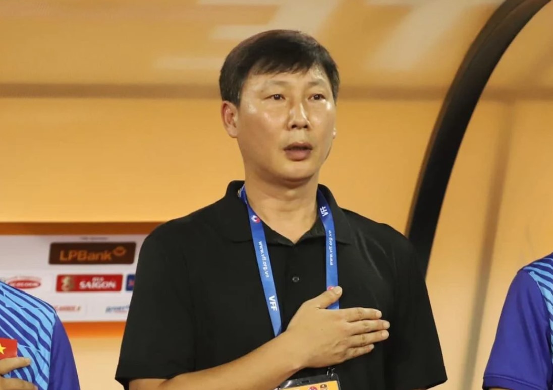 HLV Kim Sang Sik nói về khó khăn tại ĐT Việt Nam, tiết lộ lời khuyên từ thầy Park