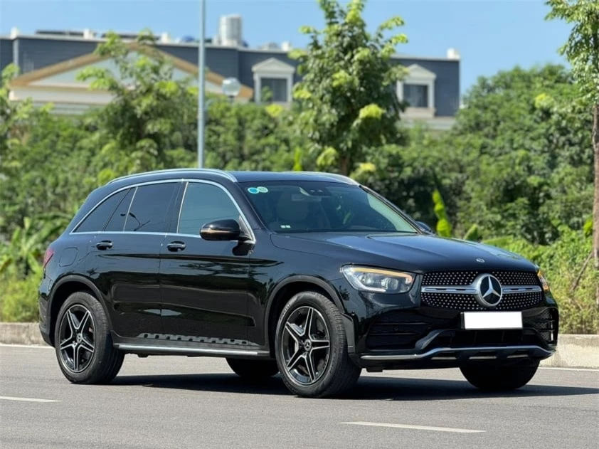 Lăn bánh 4 năm, Mercedes-Benz GLC 300 2020 xuống giá bất ngờ trên sàn xe cũ 526745