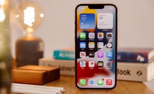 Quên iPhone 16 Pro đi, iPhone 13 Pro cũng có bản màu vàng cực đẹp, giá tháng 9 rẻ chỉ bằng 1/3