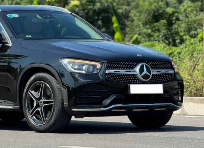 Lăn bánh 4 năm, Mercedes-Benz GLC 300 xuống giá bất ngờ trên sàn xe cũ
