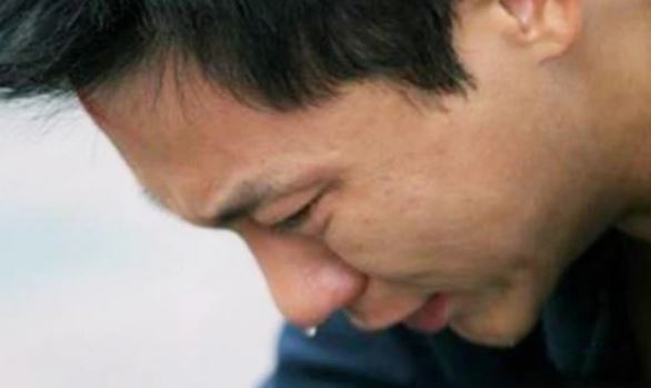 Vừa đến đám tang mẹ vợ cũ, bỗng có đứa bé chạy va vào người, tôi giật mình khi nhìn rõ khuôn mặt giống mình như đúc