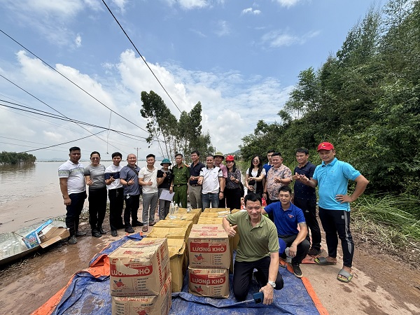 Doanh nhân họ Nguyễn chia sẻ với đồng bào miền lũ