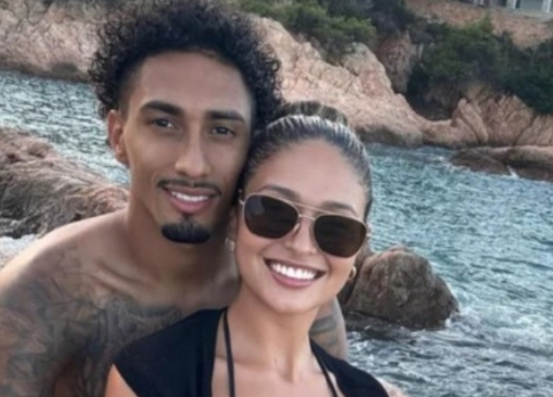 Sao Barca bị chế giễu vì ‘có tiền cũng xấu’