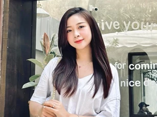 Sau khi cưới cầu thủ Phan Văn Đức, hot girl Nghệ An có cuộc sống thế nào?