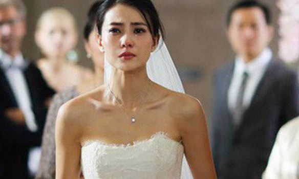 Ng&#xE0;y t&#xF4;i t&#xE1;i h&#xF4;n, ch&#x1ED3;ng c&#x169; b&#x1EBF; con b&#x1ECF; v&#xE0;o tay t&#xF4;i r&#x1ED3;i n&#xF3;i m&#x1ED9;t c&#xE2;u khi&#x1EBF;n t&#xF4;i r&#x1EDB;t n&#x1B0;&#x1EDB;c m&#x1EAF;t ch&#x1EA1;y theo anh ta