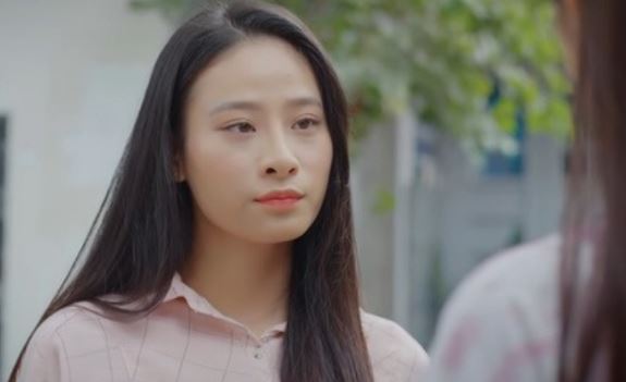 Nghe h&#xE0;ng x&#xF3;m b&#x1EA3;o m&#x1ED7;i &#x111;&#xEA;m c&#xF3; ng&#x1B0;&#x1EDD;i &#x111;&#xE0;n &#xF4;ng ng&#x1ED3;i tr&#x1B0;&#x1EDB;c c&#x1EED;a nh&#xE0; t&#xF4;i, t&#xF4;i ho&#x1EA3;ng s&#x1EE3; l&#x1EAF;p camera r&#x1ED3;i b&#x1EAD;t kh&#xF3;c khi bi&#x1EBF;t l&#xE0; ai