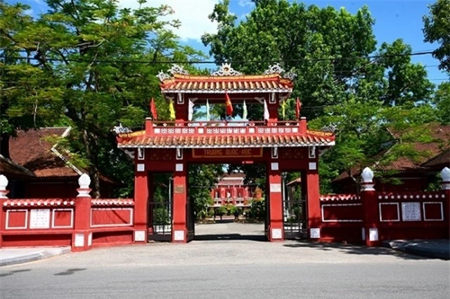 quoc-hoc-hue