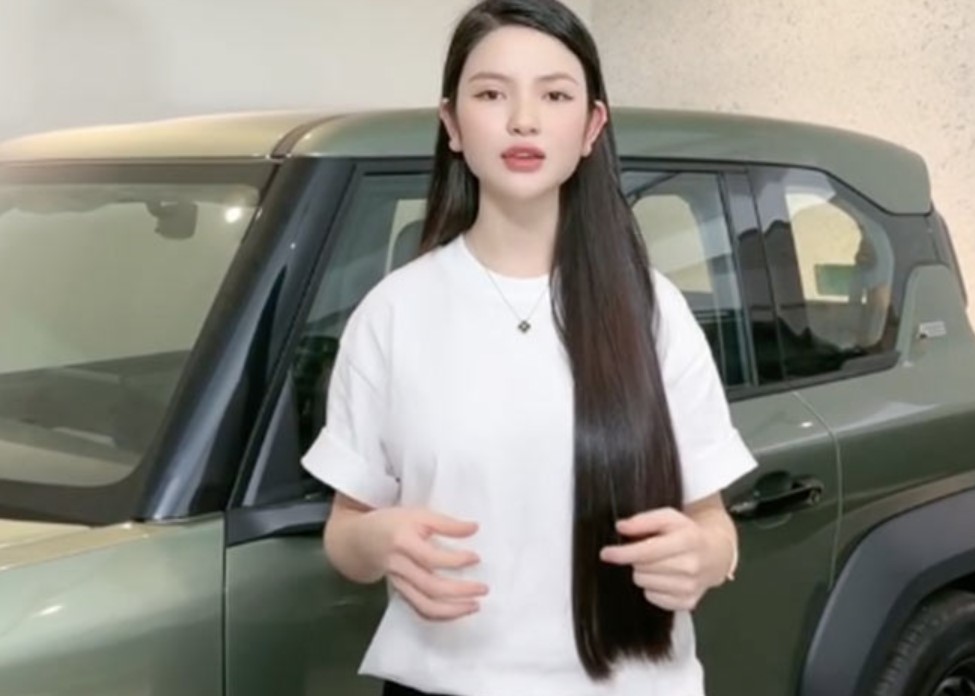 Sau 250 triệu đồng, Quang Hải tiếp tục bán ô tô ủng hộ đồng bào bão lũ