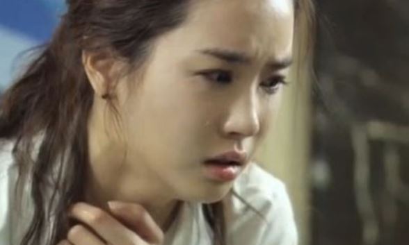 Anh trai qua đời nhưng chị dâu chẳng khóc, nửa đêm chị âm thầm ra ngoài, tôi đi theo thì bật khóc khi thấy nơi chị đến