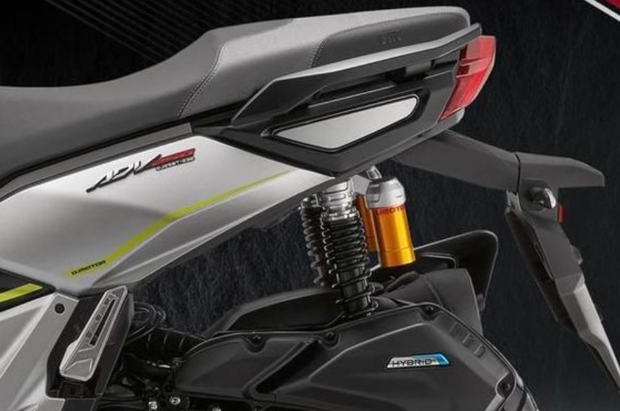 'Hạ gục' Honda Air Blade, ‘tân binh’ xe ga 250cc mạnh hơn SH ra mắt giá 52 triệu đồng, có ABS 2 kênh