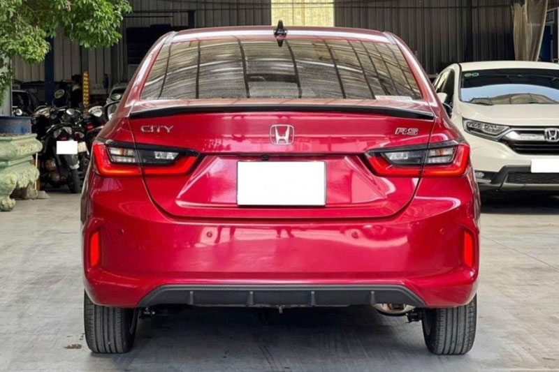 Lăn bánh 2 năm, Honda City chạy lướt giữ giá không ngờ