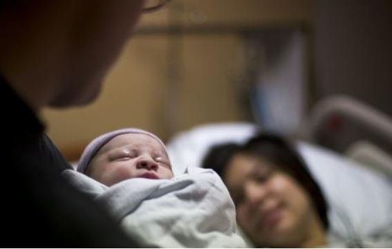 “Vỡ kế hoạch” vợ mang thai đôi nhưng vừa thấy 2 con tôi suýt bỏ chạy