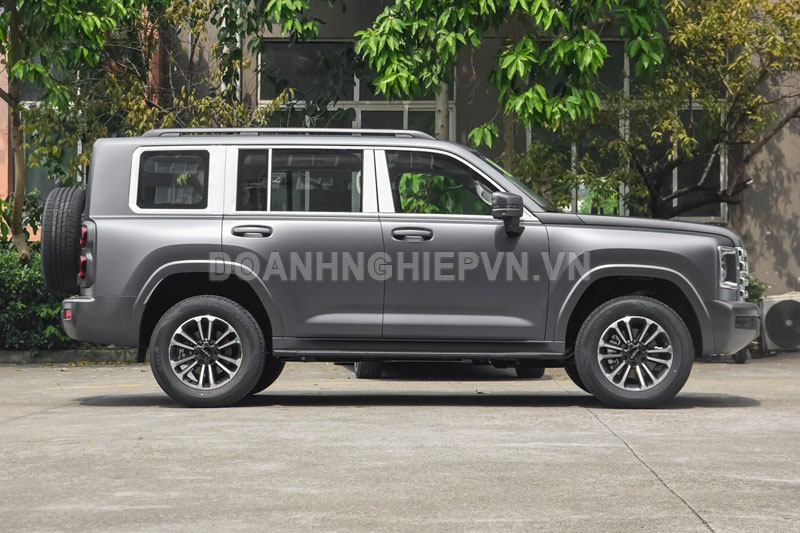 SUV ‘trên cơ’ Toyota Fortuner, công suất 221 mã lực, giá ‘hạt dẻ’