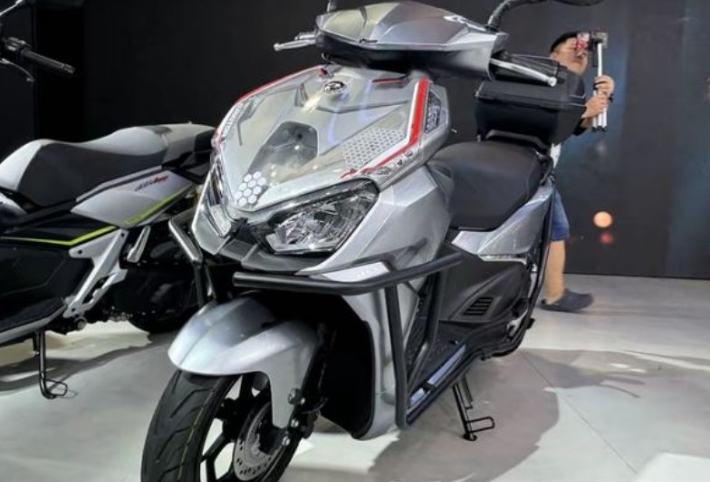 Đánh bại Honda Vision, ‘xe ga quốc dân’ 150cc mới ra mắt giá 35 triệu đồng mà có TCS và ABS 2 kênh