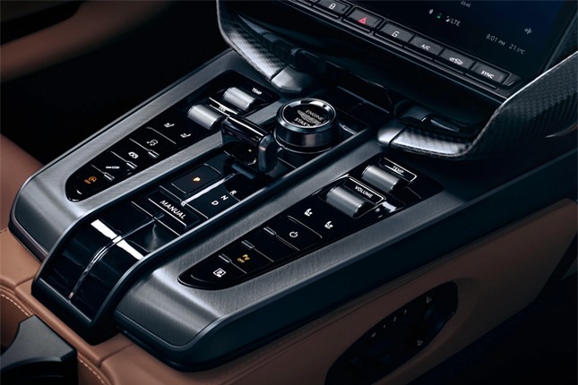 Mẫu xe huyền thoại Aston Martin Vanquish được hồi sinh ảnh 23