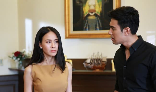 Bước ra khỏi tòa sau khi ly hôn tôi thực sự suy sụp hoảng loạn, nhìn sang bên vợ tôi lại thấy một nụ cười mãn nguyện vô cùng