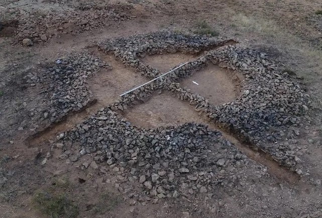 Những gò chôn cất bí ẩn ở Kazakhstan có niên đại từ thời Trung cổ