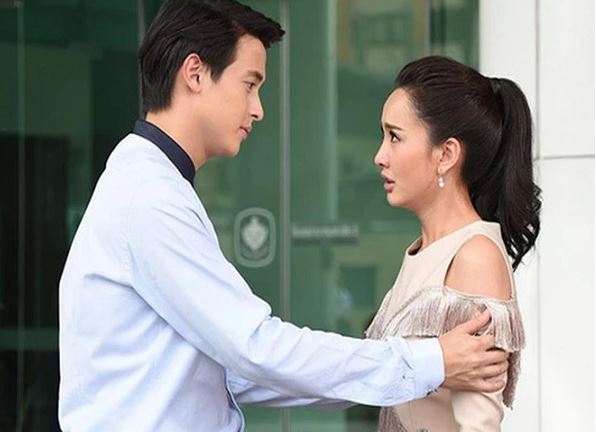 Sau 3 năm ly hôn tôi đến thăm vợ cũ và con trai, nhưng vừa thấy mặt tôi thì thằng bé la hét thất thanh rồi bỏ chạy