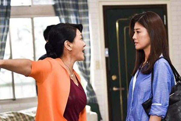 Vô tình nhìn vào căn cước công dân của con dâu tương lai, tôi nổi giận đuổi thẳng cô ta ra khỏi nhà và cấm không được quay trở lại