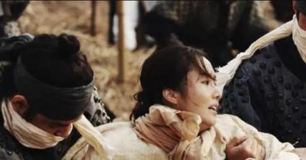 Các hoàng đế thời xưa thường chôn người sống trong lăng mộ. Người sống có thể sống trong lăng mộ bao lâu? Người bình thường có thể không nghĩ tới