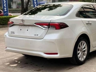 Sau 2 năm lăn bánh, Toyota Corolla Altis chạy lướt lên sàn xe cũ với giá khó tin
