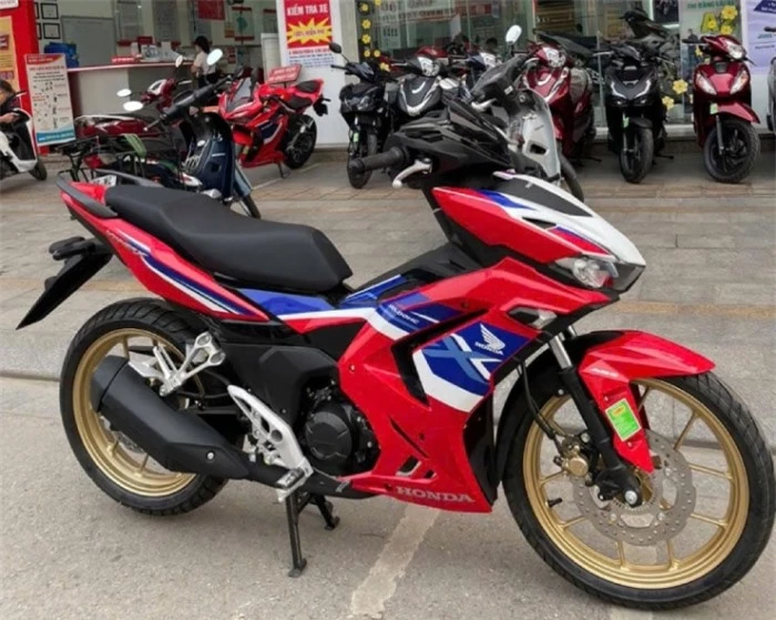 Đẩy Yamaha Exciter vào thế khó, Honda Winner X có giá 'rẻ như cho' nhờ có ưu đãi hơn 16 triệu đồng ảnh 1