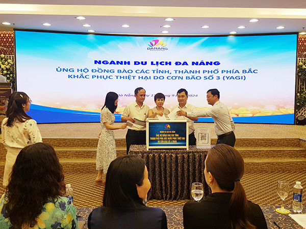 Ngày đầu phát động, du lịch Đà Nẵng quyên góp hơn 2 tỷ đồng ủng hộ khắc phục bão Yagi