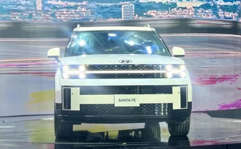 Hyundai Santa Fe 2024 chốt giá từ 1,069 tỷ đồng tại Việt Nam