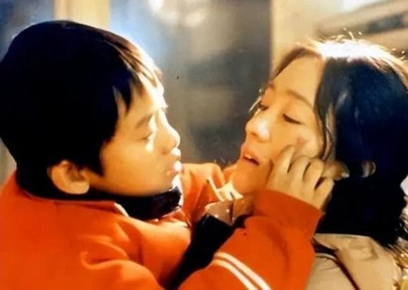 Củng Lợi rơi nước mắt thừa nhận mình có con trai và đã giấu kín suốt 30 năm, tại sao lâu như vậy cô mới công khai?