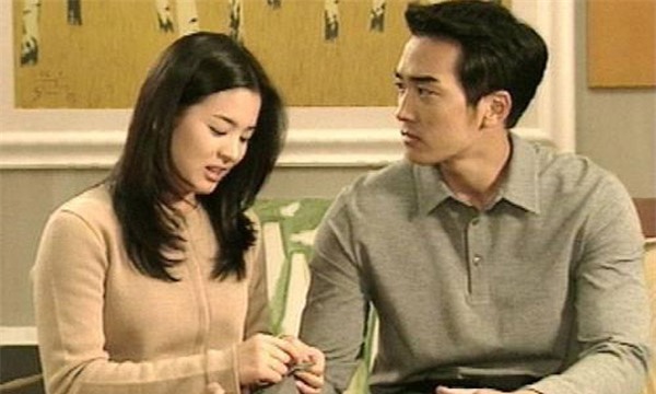 Chỉ bằng một cuộc điện thoại, vợ đã khiến chồng đang ở với bồ phải về ngay trong đêm