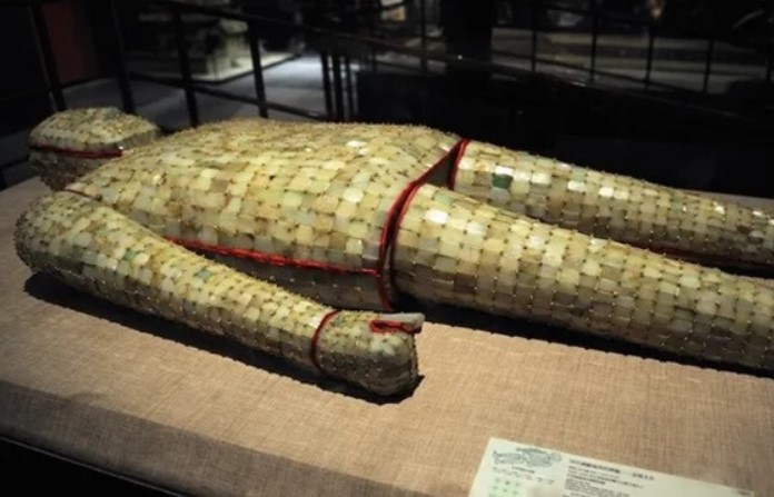 Bí ẩn bộ đồ cực kì quý giá 2.000 năm tuổi được làm từ hàng nghìn mảnh ngọc bích giúp con người ‘bất tử’