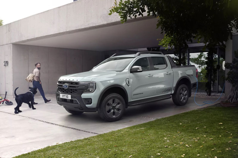 Ford Ranger PHEV 2025 trình làng: Công suất 275 mã lực, phạm vi hoạt động thuần điện 45 km