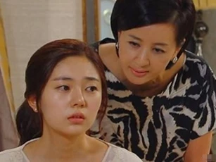 Mẹ 5 lần 7 lượt khuyên tôi ly hôn, khi biết được lý do thì sốc nặng không nói nên lời