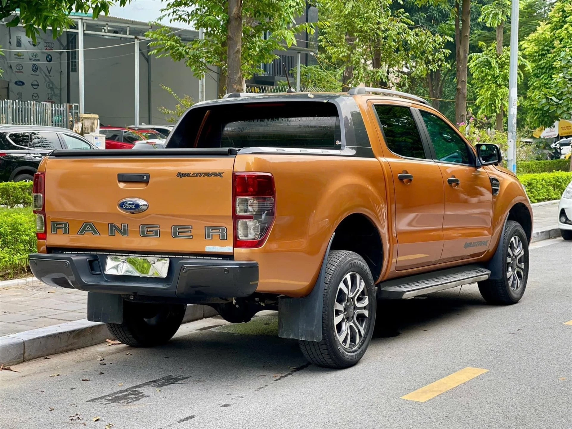 Bất ngờ giá rao bán Ford Ranger Wildtrak 2019 sau 5 năm lăn bánh 529661