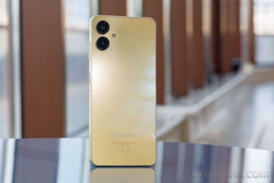 Đây là vua giá rẻ mới của Samsung, màn to ngang iPhone 15 Pro Max, 60Hz như iPhone 16