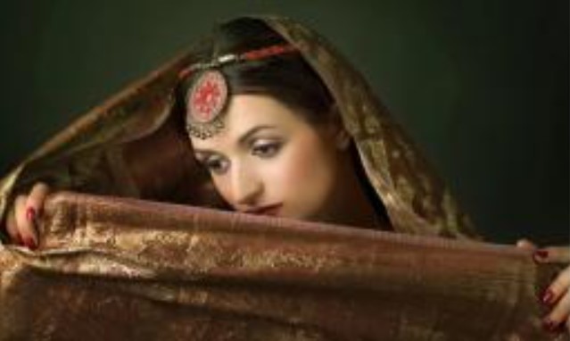 Công chúa Ba Tư xinh đẹp đến mức nào? Người ta kể rằng 145 người đã cầu hôn cô và 13 người đàn ông đã tự sát vì cô? Ngoại hình thật lộ ra