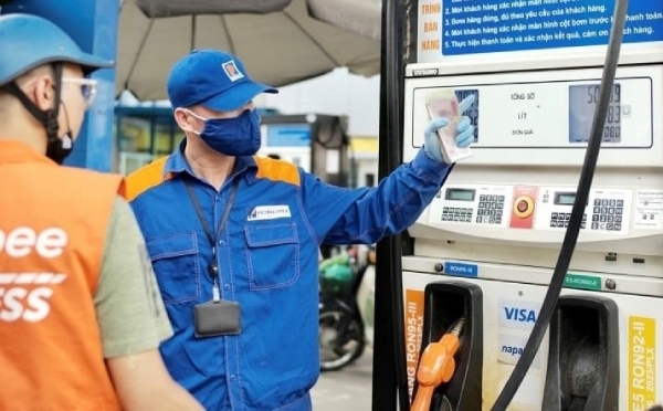 Xăng tăng giá sau 4 kỳ giảm liên tiếp 